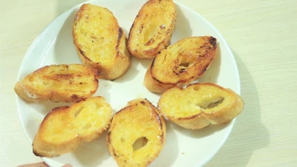 Cách làm bánh mì nướng bơ đường bằng chảo dễ làm tại nhà