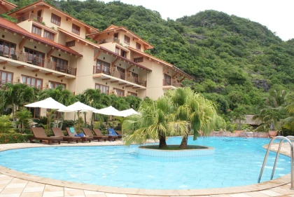 Khách sạn hải phòng có bể bơi và không gian đẹp