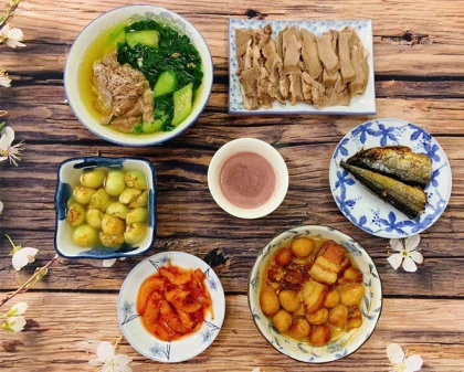 Mâm cơm gia đình cho mùa hè