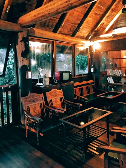 Quán cafe phong cách cổ điển đẹp ở huế