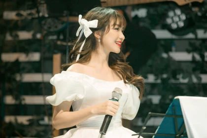 Profile nghệ sĩ - Thông tin chi tiết về Hòa Minzy